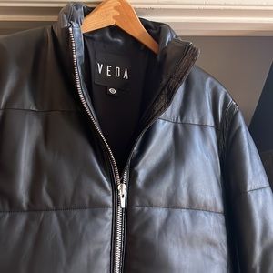 VEDA leather puffer size S.